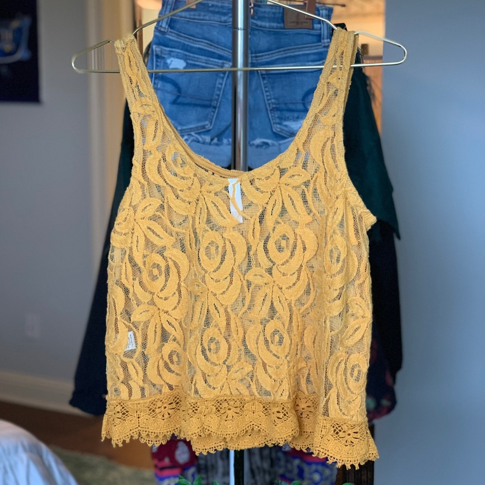 Xhilaration Yellow Gold Lace Crop Top medium M